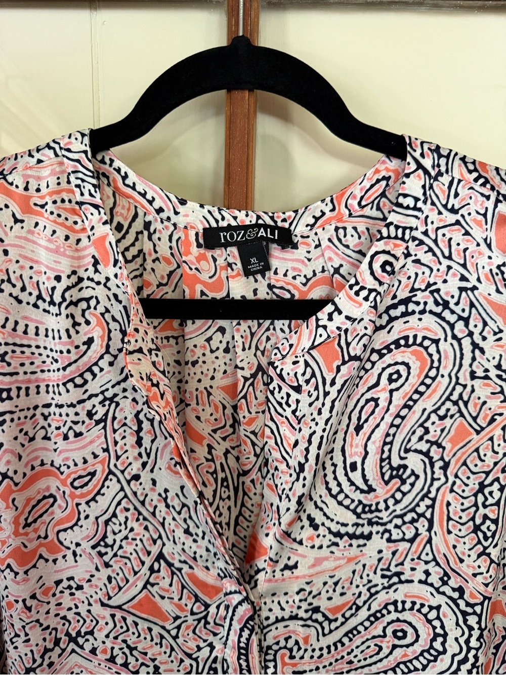 Roz & Ali Coral Paisley Lightweight V-Neck Sleeveless Tank Top Blouse XL - Picture 2 of 5